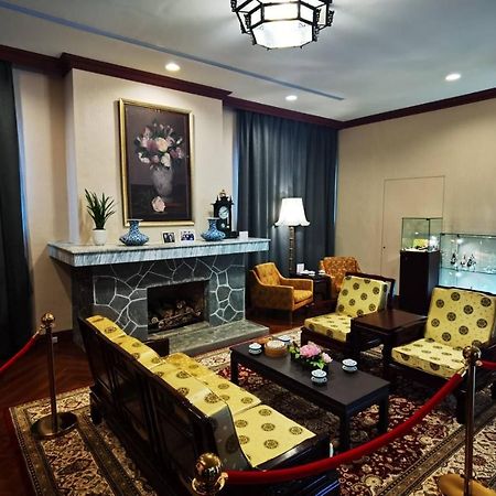 The Grand Hotel Taipei Exterior photo The living room of the villa