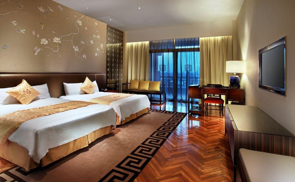 The Grand Hotel Taipei Exterior photo Deluxe Room