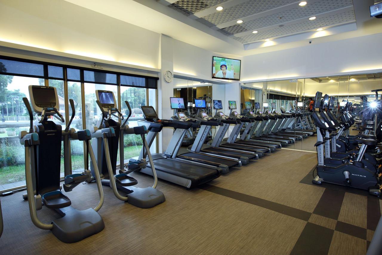 The Grand Hotel Taipei Exterior photo The gym at the hotel