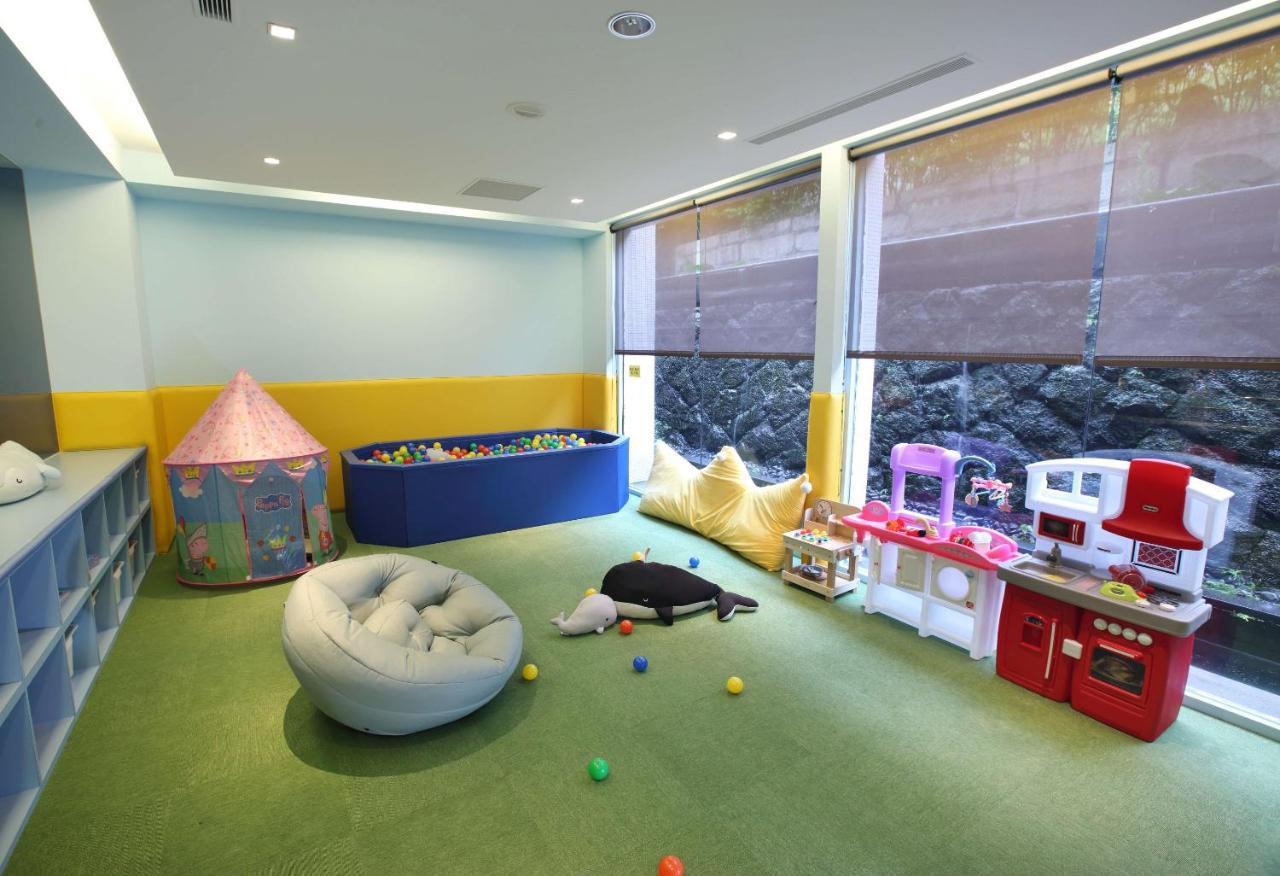 The Grand Hotel Taipei Exterior photo The Children's Room