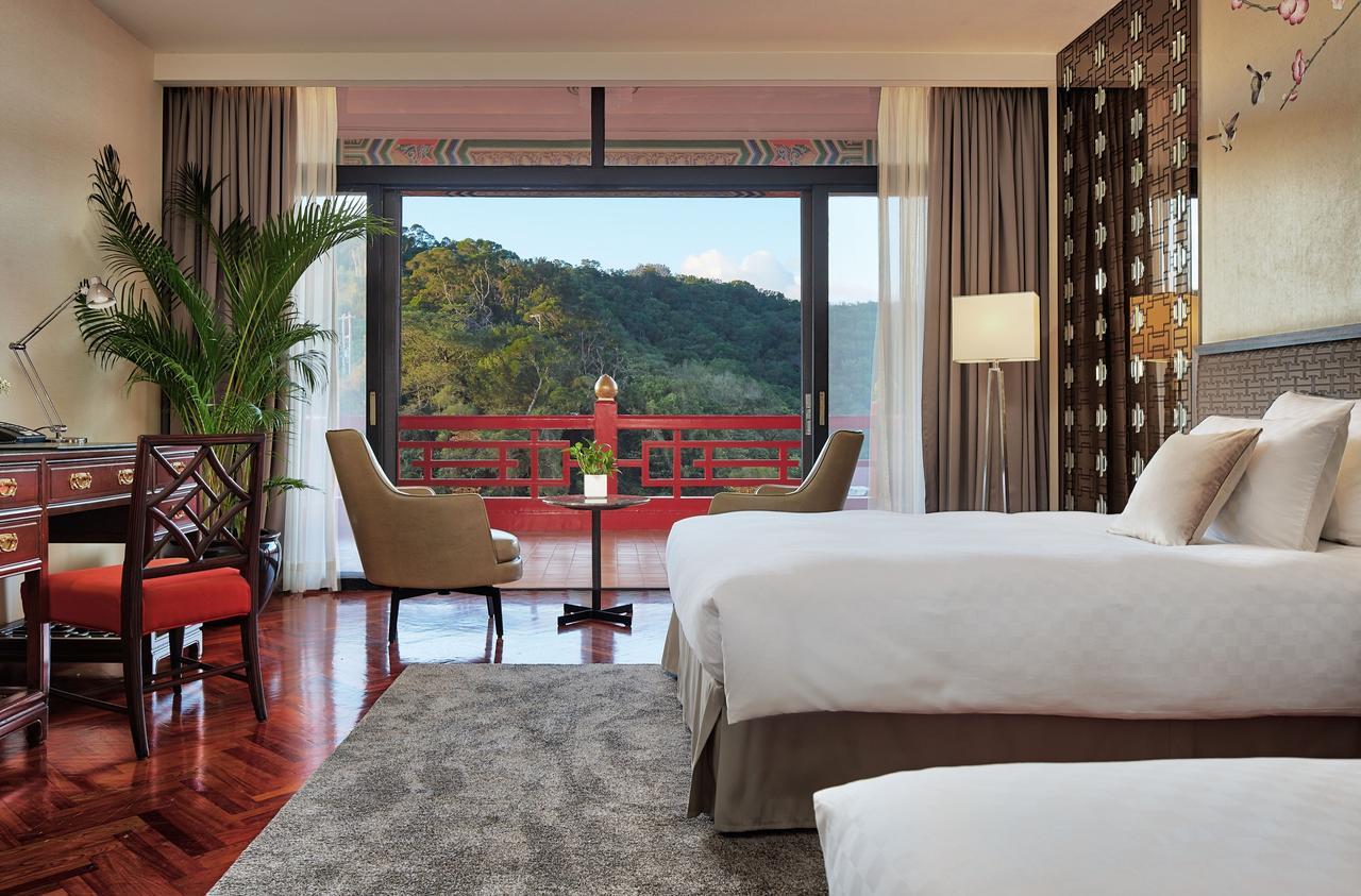 The Grand Hotel Taipei Exterior photo Deluxe Room