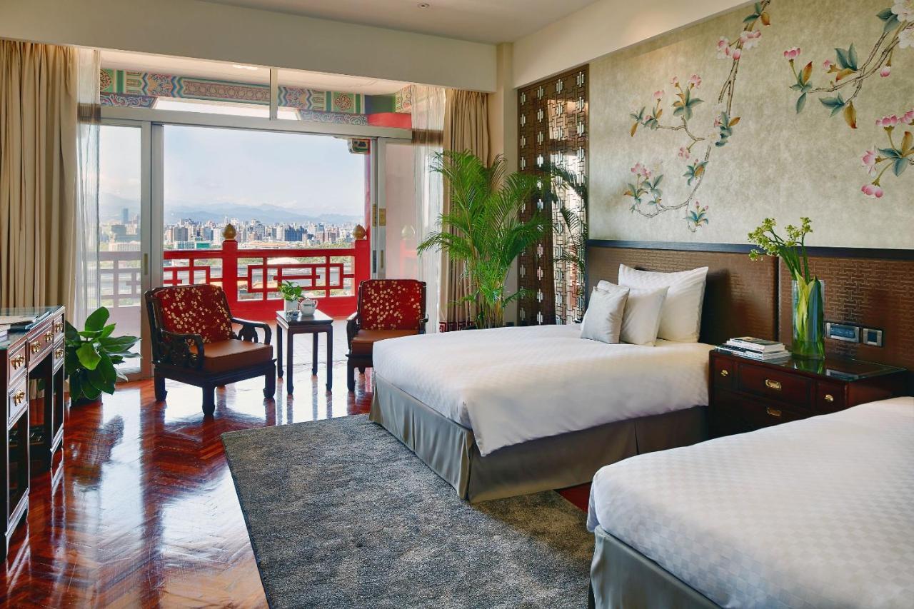 The Grand Hotel Taipei Exterior photo Deluxe Room