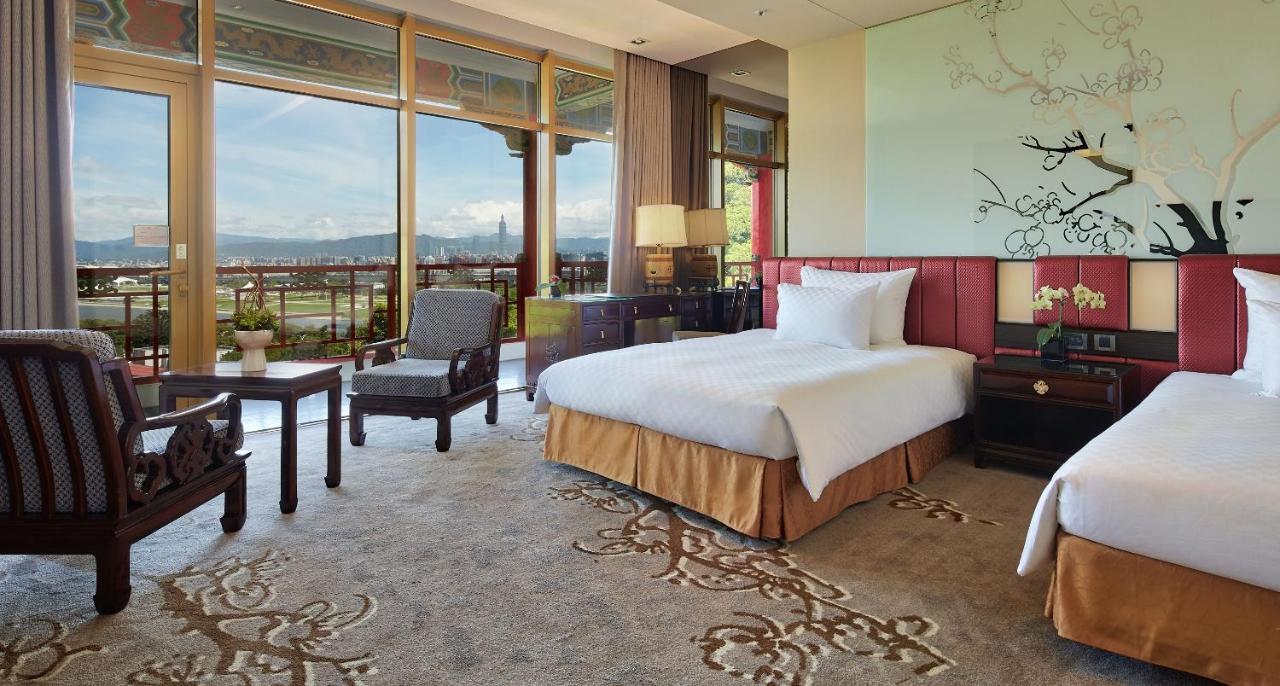 The Grand Hotel Taipei Exterior photo Deluxe Room