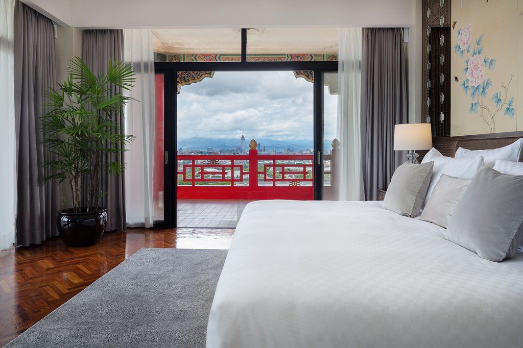 The Grand Hotel Taipei Exterior photo A bedroom at the hotel