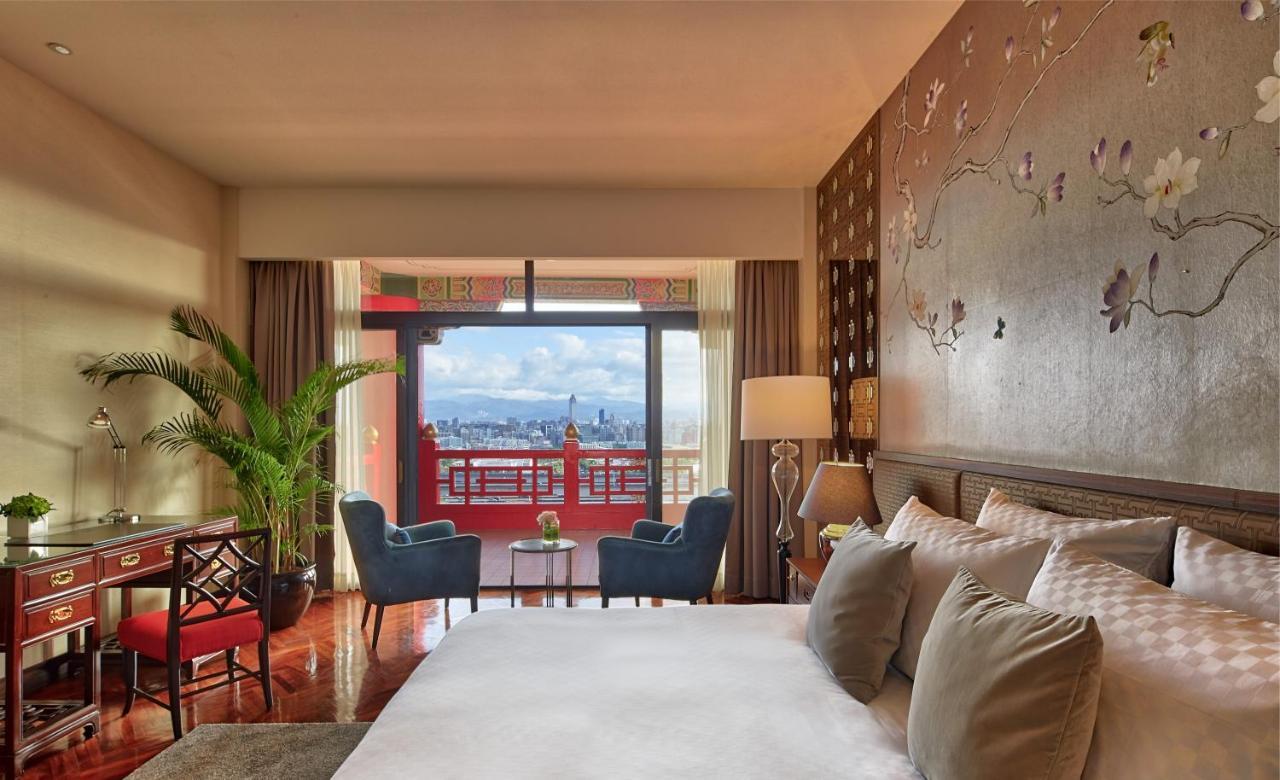 The Grand Hotel Taipei Exterior photo Deluxe Room