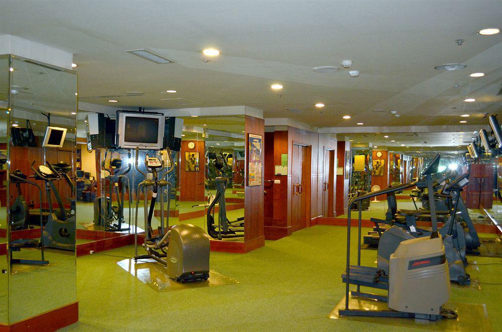The Grand Hotel Taipei Exterior photo The gym at the hotel